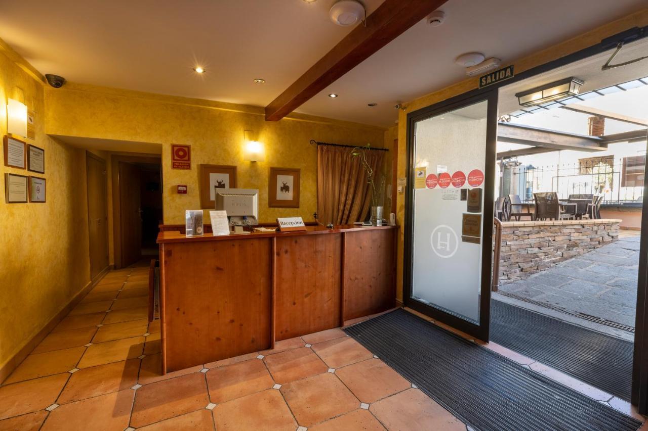 Hostal Restaurante Puerta Del Alcazar Ávila Ngoại thất bức ảnh