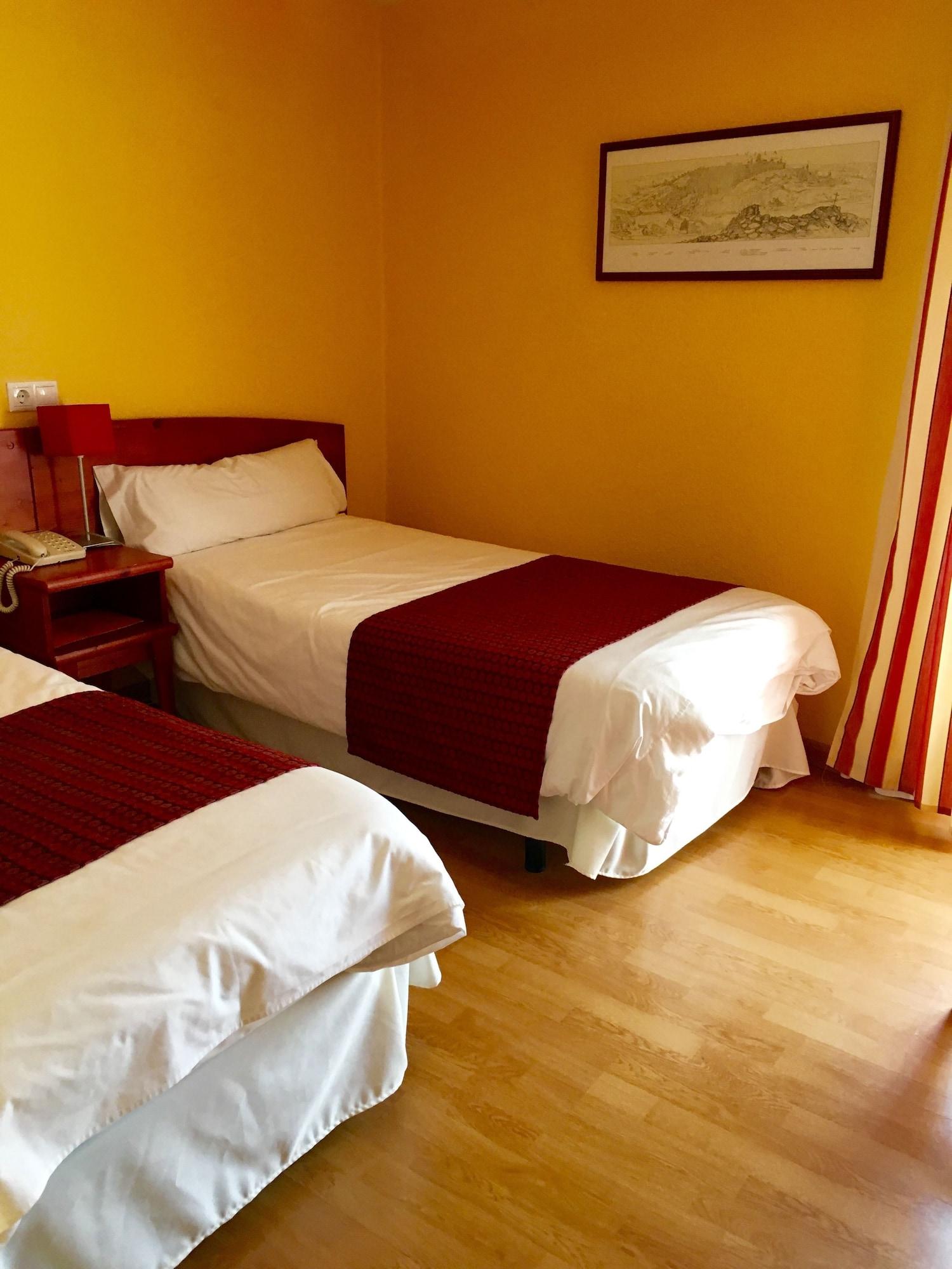 Hostal Restaurante Puerta Del Alcazar Ávila Ngoại thất bức ảnh