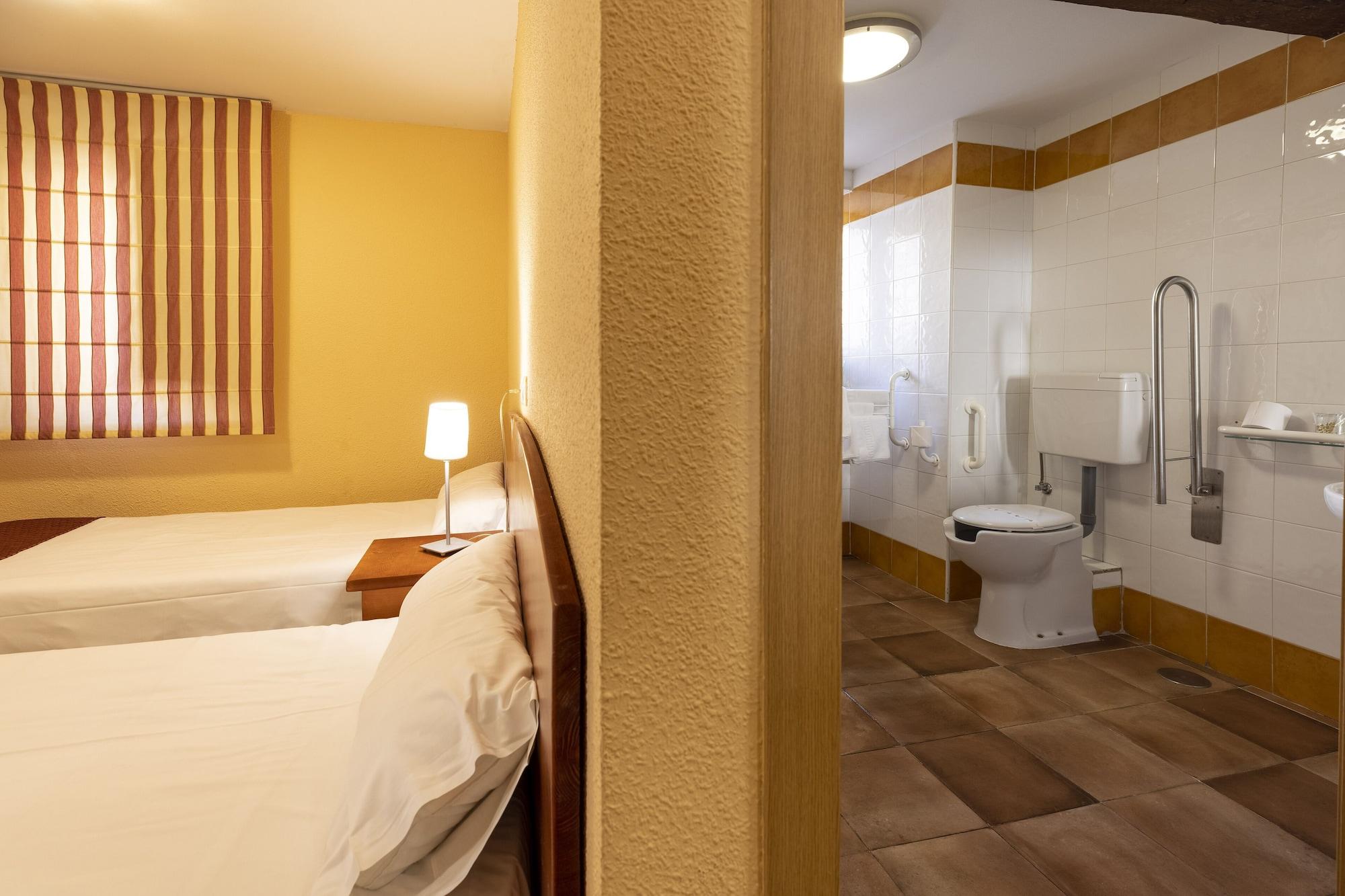 Hostal Restaurante Puerta Del Alcazar Ávila Ngoại thất bức ảnh