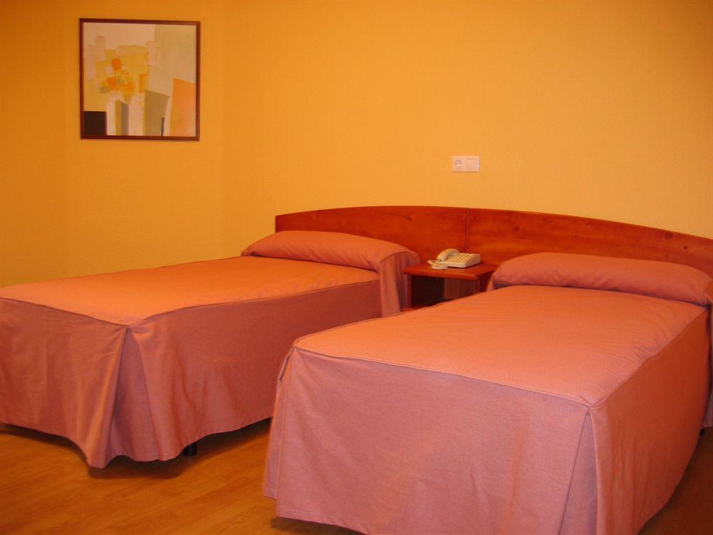Hostal Restaurante Puerta Del Alcazar Ávila Ngoại thất bức ảnh