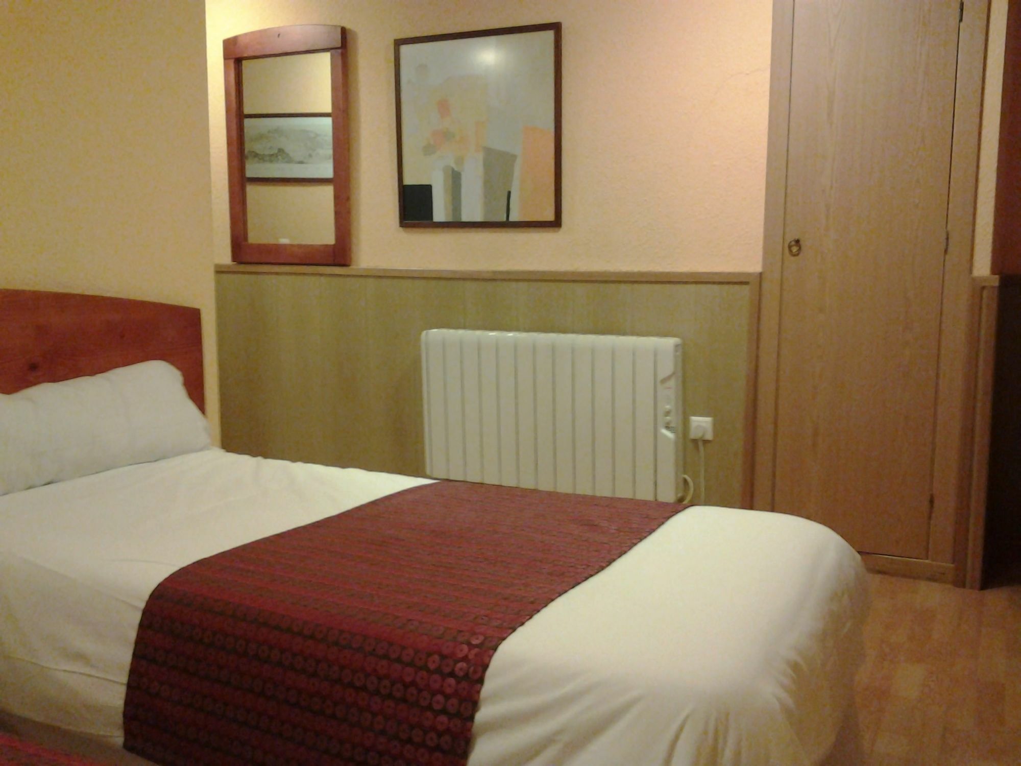 Hostal Restaurante Puerta Del Alcazar Ávila Ngoại thất bức ảnh