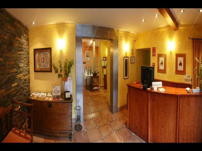 Hostal Restaurante Puerta Del Alcazar Ávila Ngoại thất bức ảnh